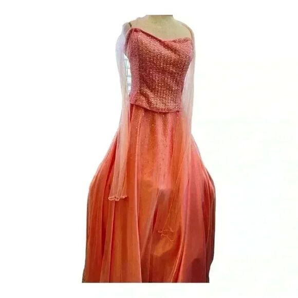 Vintage Dalia McPhee vintage formal gown. Strapless with hand beaded lined. - Picture 1 of 9